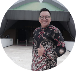 Assoc. Prof. Dr. Dirgantara Wicaksono, CHt,S.Pd.,M.M.,M.Pd.