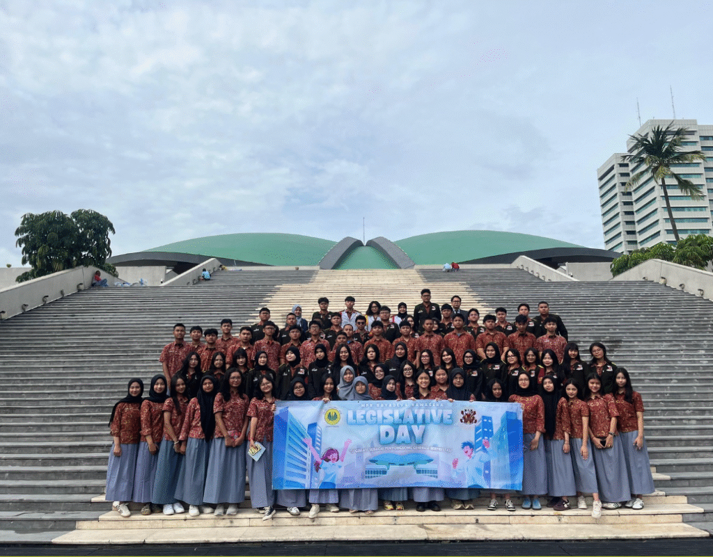 Siswa SMA Labschool Cibubur, Legislative Day, di DPR-MPR RI, edukasi mengenai legislatif di Indonesia, sekolah berkarakter