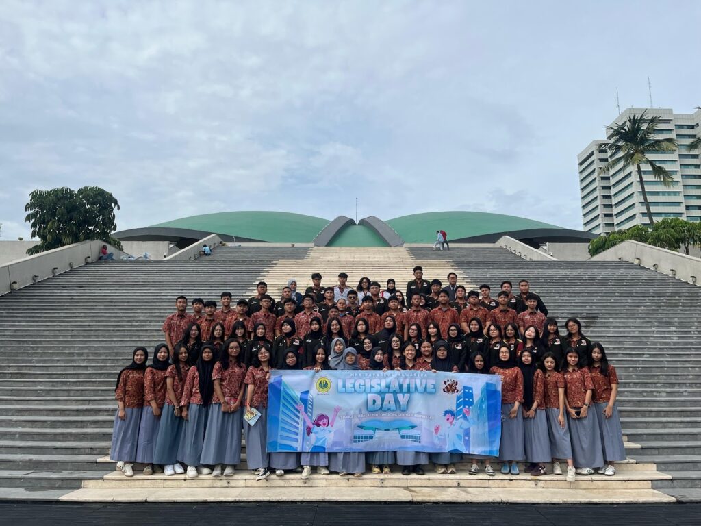 MPK, Gedung DPR, SMA Labschool Cibubur, Sekolah Juara