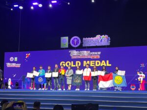 Siswa SMA Labschool Cibubur, juara invention penelitian ajang Thailand Inventors’ Day, di Bangkok Thailand, berpikir kritis dan kreatif, sekolah juara