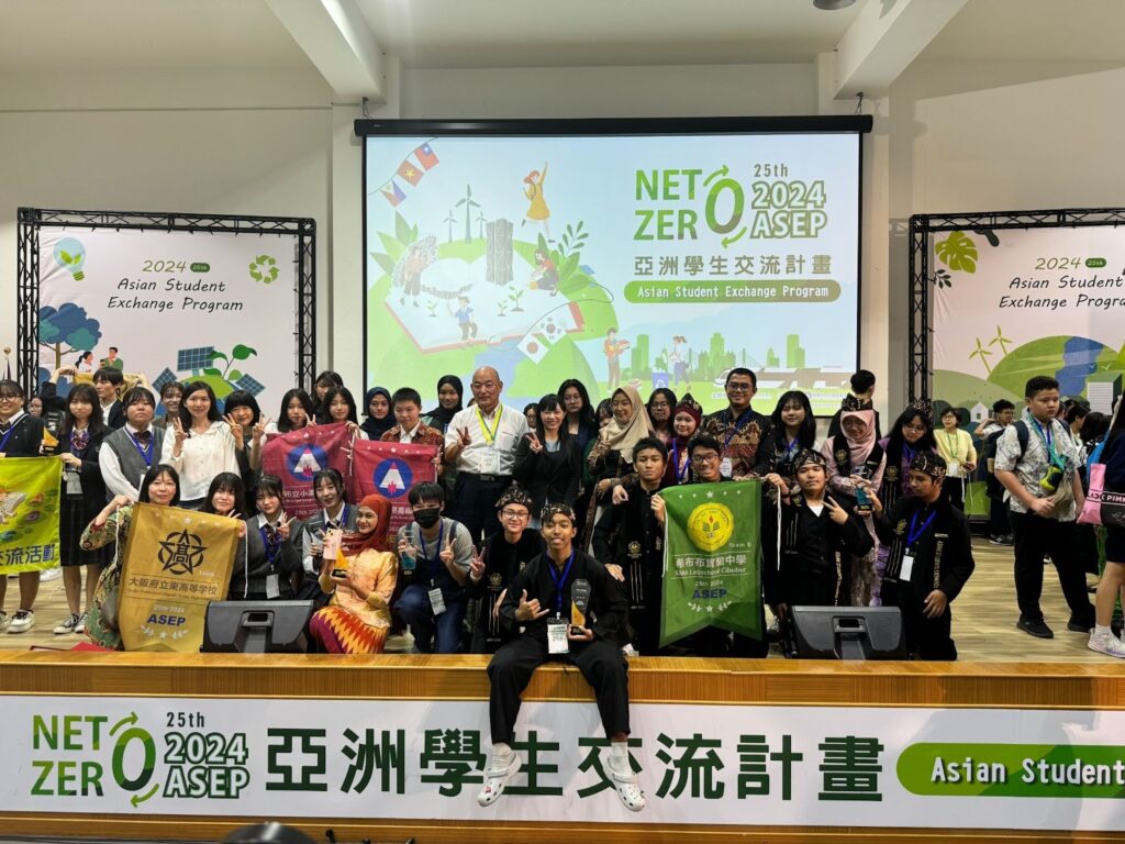 Siswa SMA Labschool Cibubur, juara di ajang ASEP, di Taiwan, berpikir kritis dan kreatif, sekolah juara