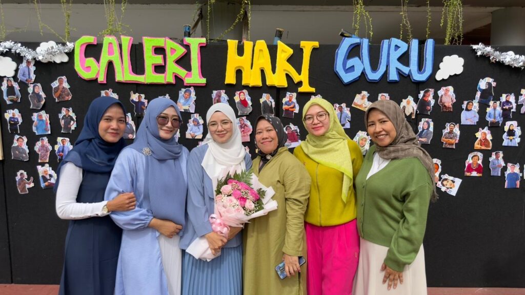 Guru SMA Labschool Cibuur, Peringatan Hari Guru 2025, Sekolah Juara