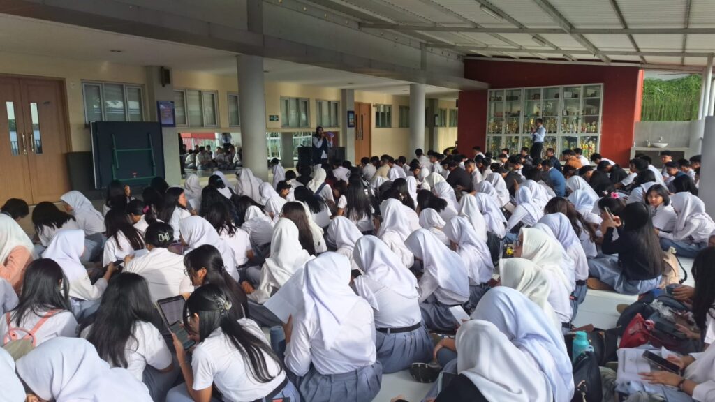 Siswa SMA Labschool Cibubur Briefing ASAS 1 2025, Asesmen Sumatif Akhir Semester, Sekolah Juara