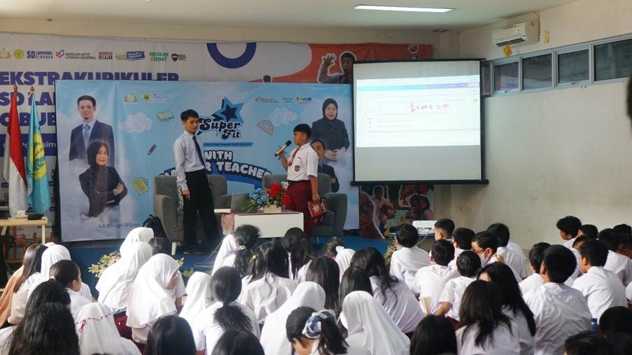 [Guru SMP dan Siswa SD], [Kegiatan Pendalaman Materi TKA bersama Master Teacher], [Aula Lantai 1 di SD Labschool Cibubur], [Sekolah Juara]