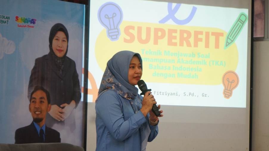 [Dian Fitriyani], [Kegiatan Pendalaman Materi TKA bersama Master Teacher], [Aula Lantai 1 di SD Labschool Cibubur], [Sekolah Juara]