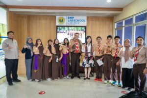 Guru Gyeyang Middle School, Kunjungan, di SMP Labschool Cibubur.