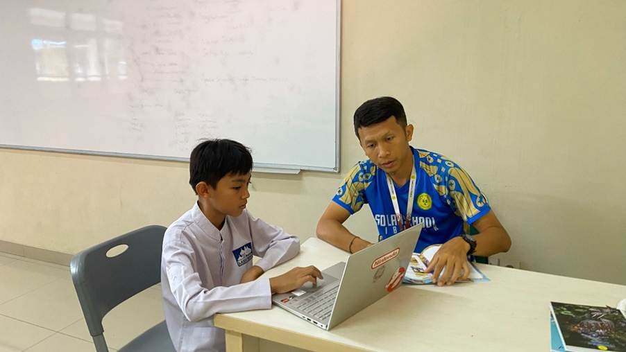Siswa dan Guru SD Labschool Cibubur, Bimbingan Katulistiwa, Ruang Kelas SD Labschool Cibubur, Sekolah Literasi