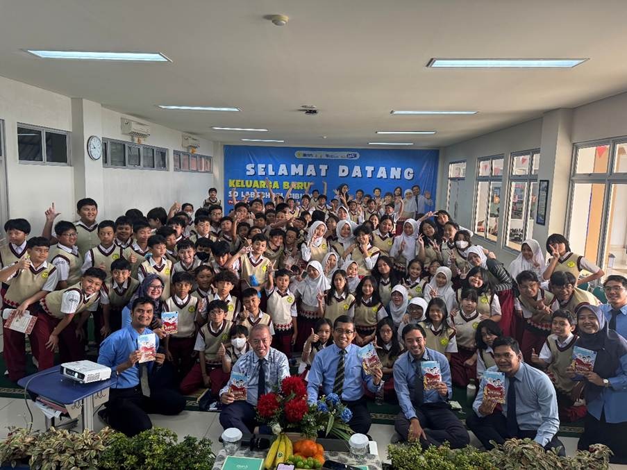 Siswa dan Guru SD Labschool Cibubur, Pembukaan Katulistiwa, Aula Lantai 1 Kelas SD Labschool Cibubur, Sekolah Literasi