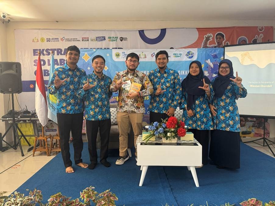 dr. Dimas & Guru SD Labschool Cibubur, Materi Pengembangan Ide Karya Buku Katulistiwa, Aula Lantai 1 SD Labschool Cibubur, Sekolah Literasi