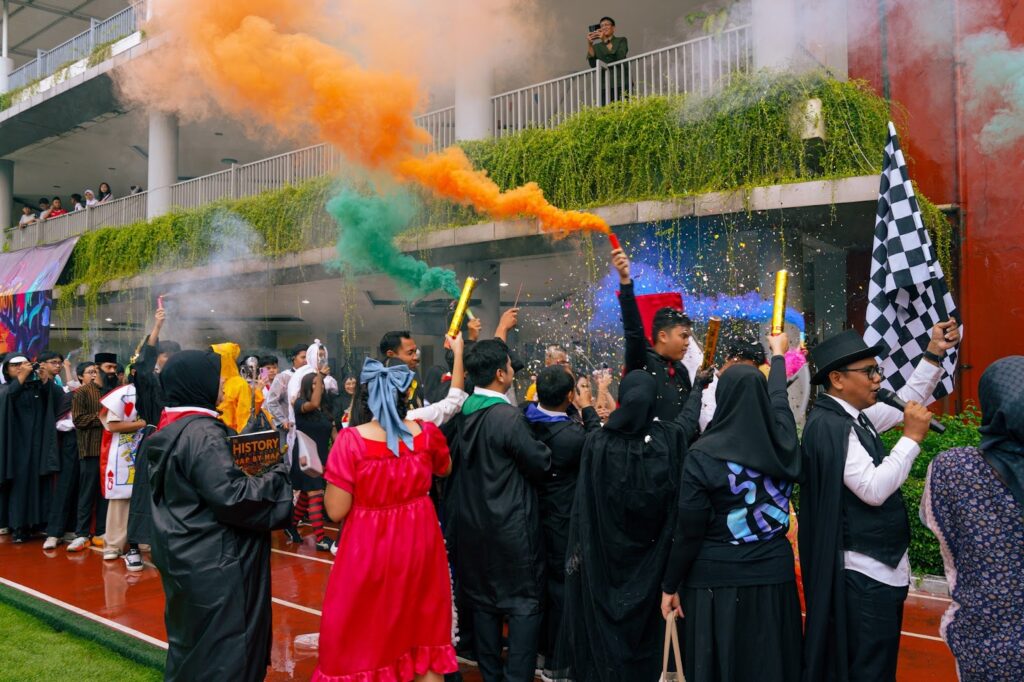Siswa berlari dalam acara Last Run 2026, SMA Labschool Cibubur, Sekolah Juara