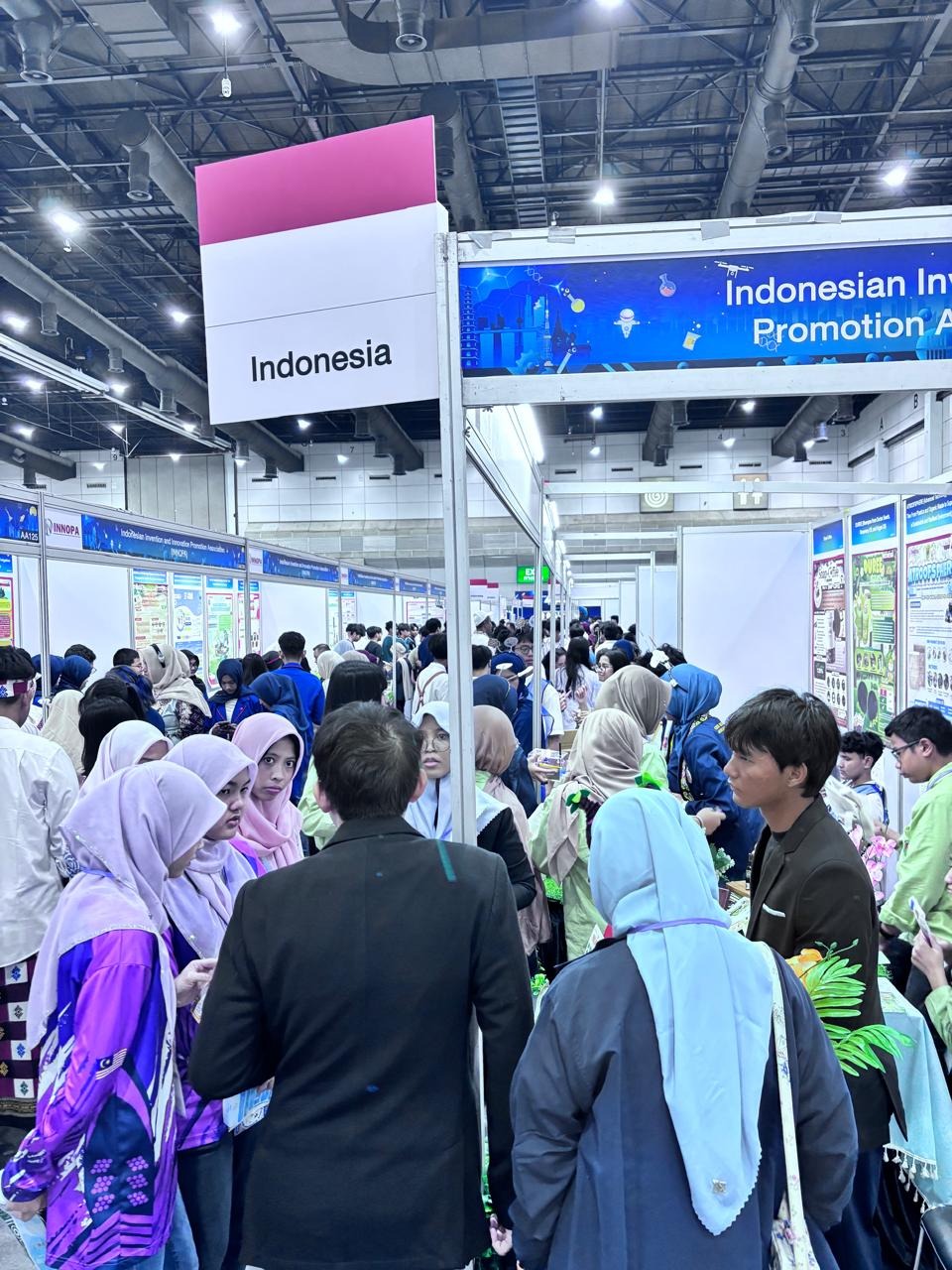 Siswa SMA Labschool Cibubur, meraih 14 penghargaan, di Thailand, kompetisi penelitian internasional, sekolah juara