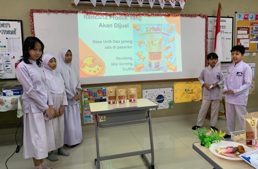 Murid SD Labschool Cibubur, presentasi business plan, SD Labschool Cibubur, Sekolah Karakter