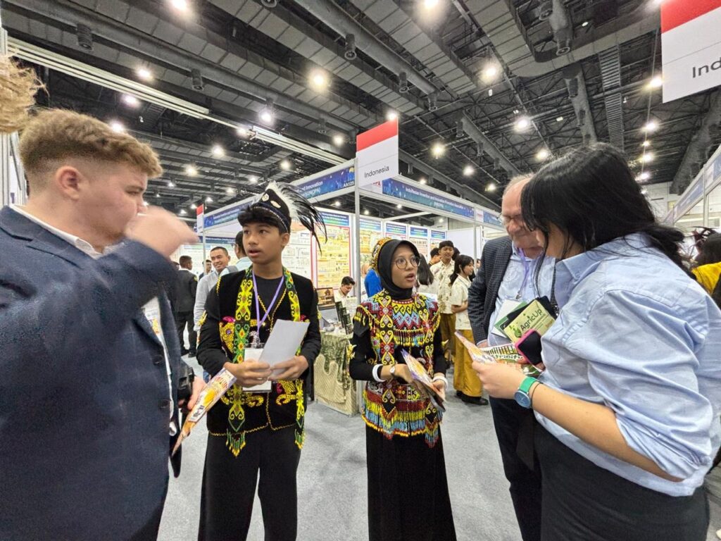 Siswa SMA Labschool Cibubur, meraih 14 penghargaan, di Thailand, kompetisi penelitian internasional, sekolah juara