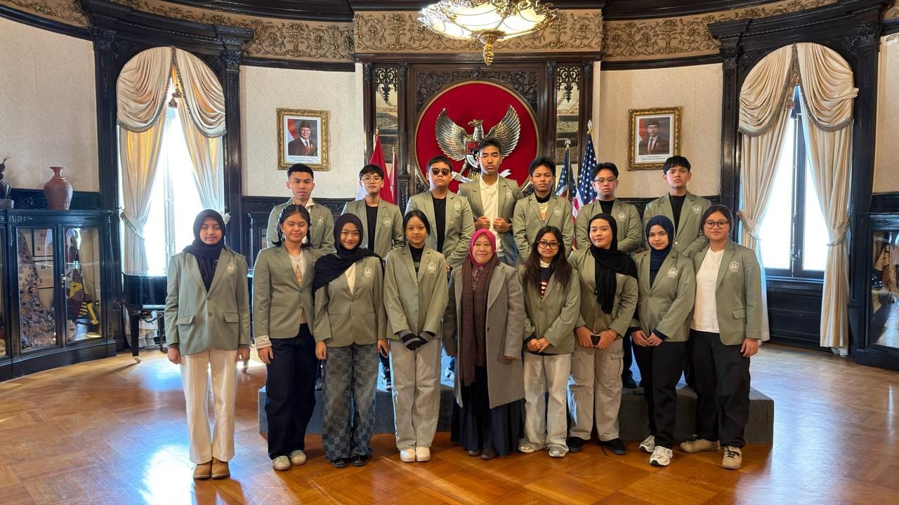 Siswa SMA Labschool Cibubur, kegiatan CMUNCE, di Amerika, pengembangan diri, sekolah juara
