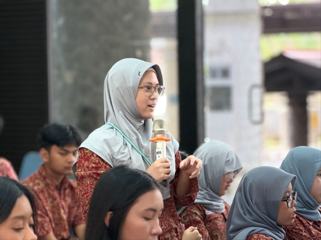 Siswa SMA Labschool Cibubur, interaksi mengenal lingkungan dan sistem perkuliahan, di IPB University, Field Study 2026, sekolah juara