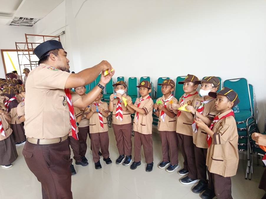 [Siswa dan Guru SD Labschool Cibubur], [Games Klasikal], [Aula SD Labschool Cibubur], [Sekolah Juara]