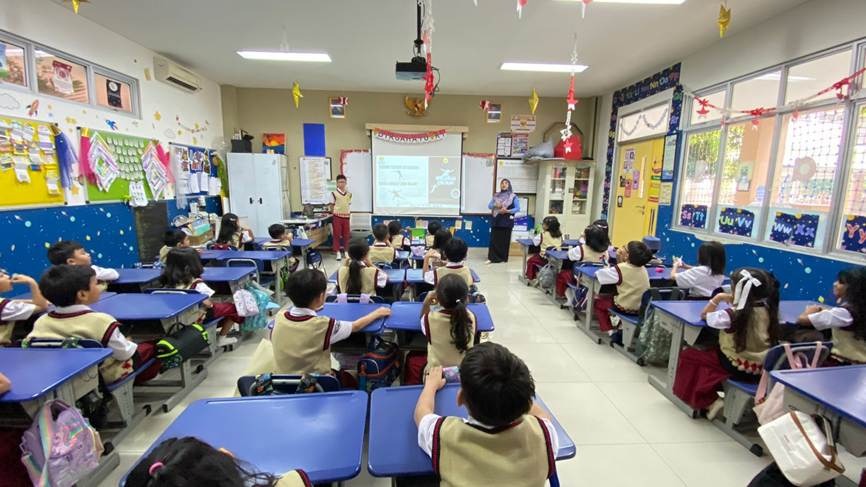 [Siswa dan Guru SD Labschool Cibubur], [Sharing Session Katulistiwa], [Ruang Kelas 1 SD Labschool Cibubur], [Sekolah Literasi]