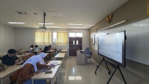 Siswa SMA Labschool Cibubur, mengikuti kelas klinik UTBK, di SMA Labschool Cibubur, kelas klinik UTBK 2026, sekolah juara