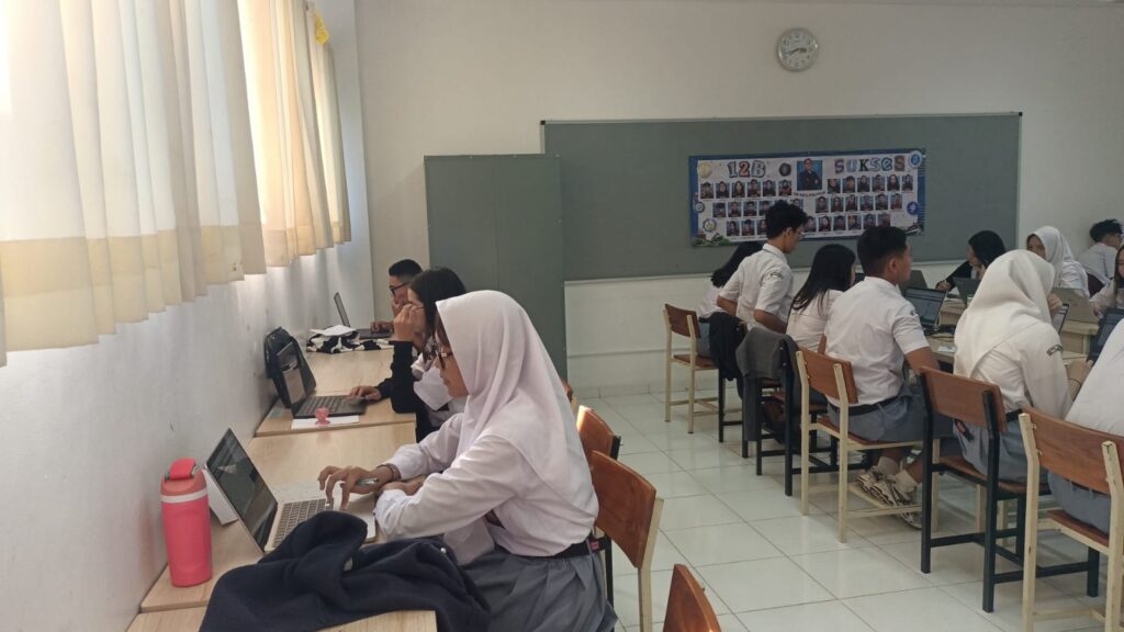 Siswa SMA Labschool Cibubur, Asesmen Sumatif Tengah Semester, Sekolah Juara