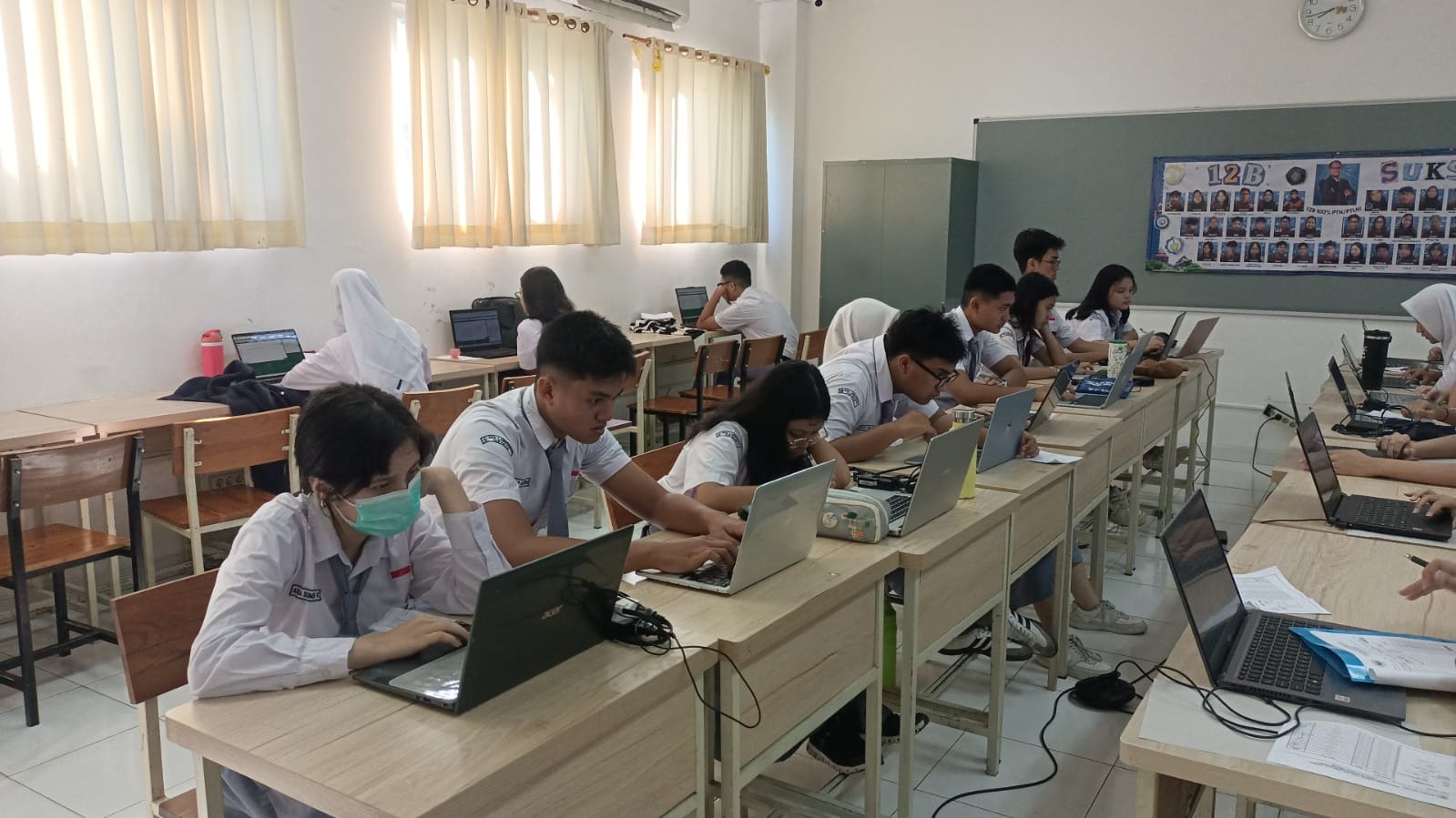 Siswa SMA Labschool Cibubur, Asesmen Sumatif Tengah Semester, Sekolah Juara