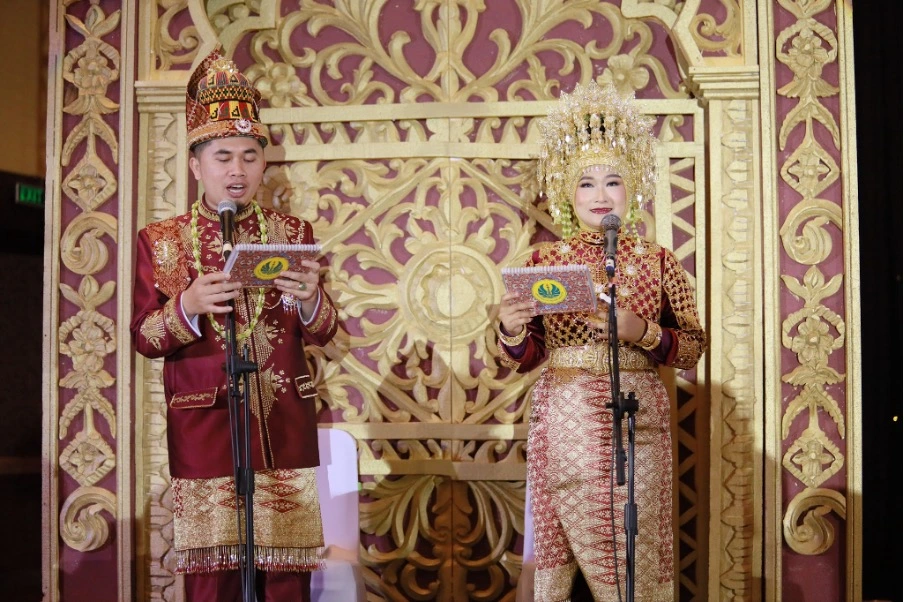 Guru, Wisuda Wistara Bahavatara, SMA Labschool Cibubur, Sekolah Juara